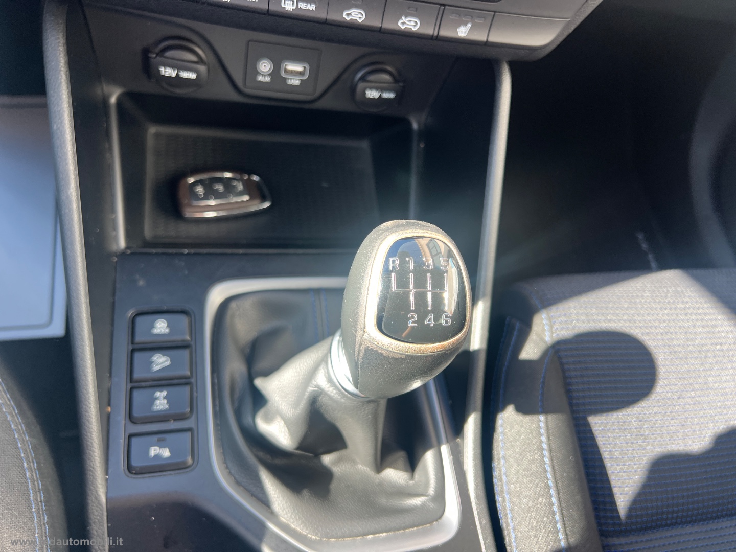 Tucson 2.0 CRDi 4WD XPossible SOLO KM.101000 TAGLIANDATI - immagine 12