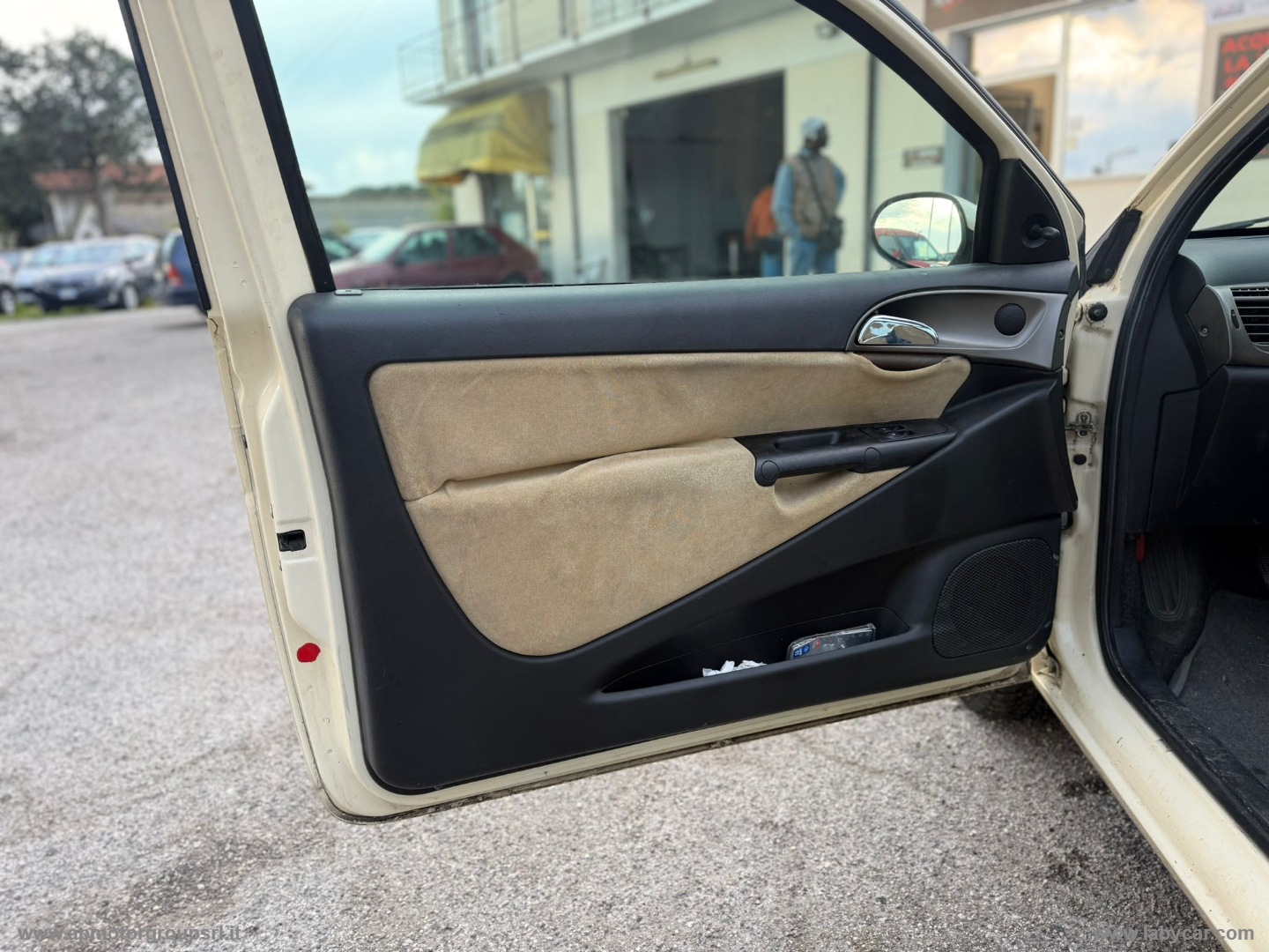 Ypsilon 1.2 Oro - immagine 12