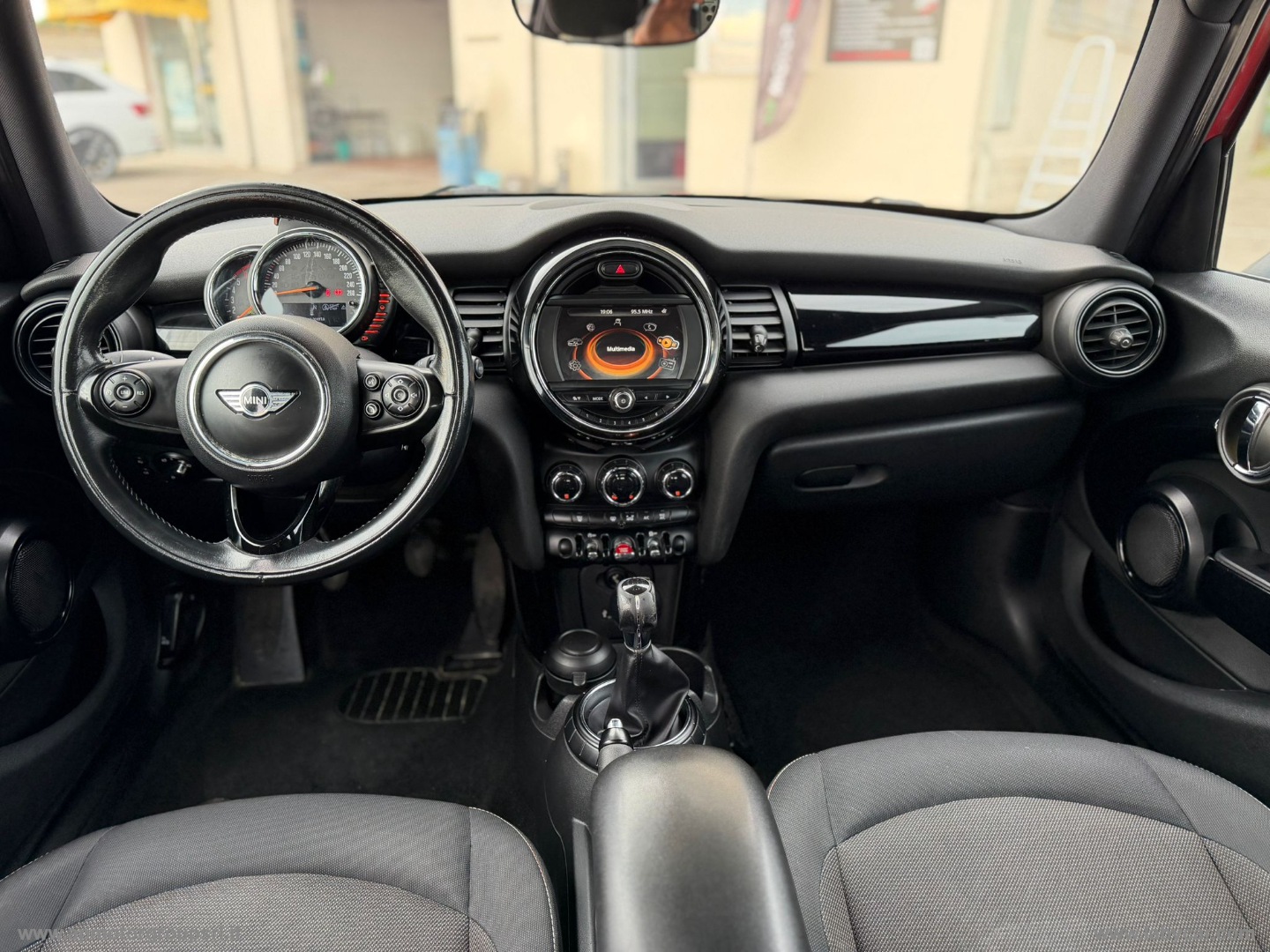 Mini Cooper D Business XL - immagine 12