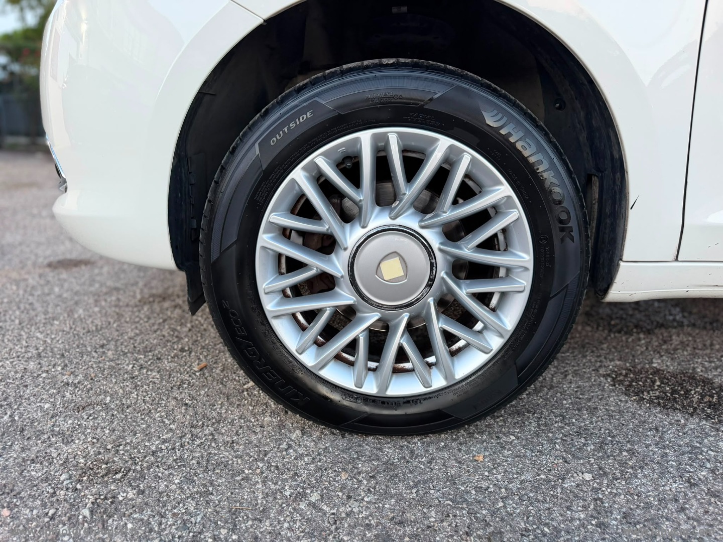 Ypsilon 0.9 T.Air 85CV 5p. Met.Ec. Gold - immagine 12