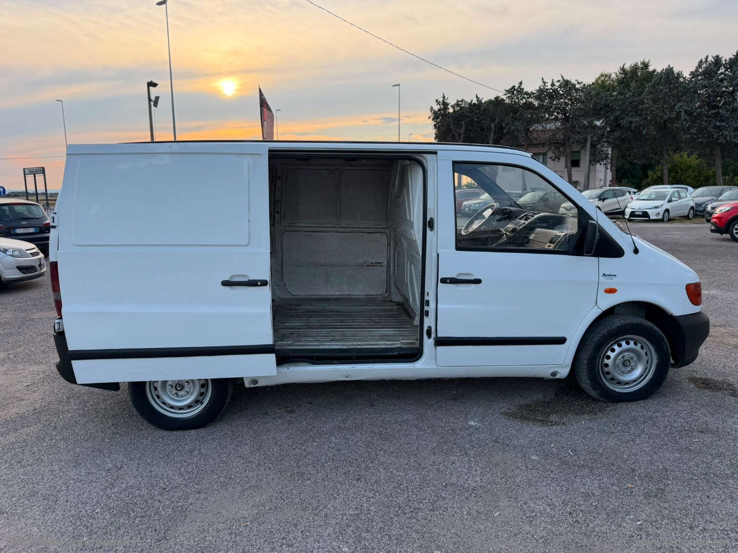 Vito 110 CDI CAT Furgone - immagine 12