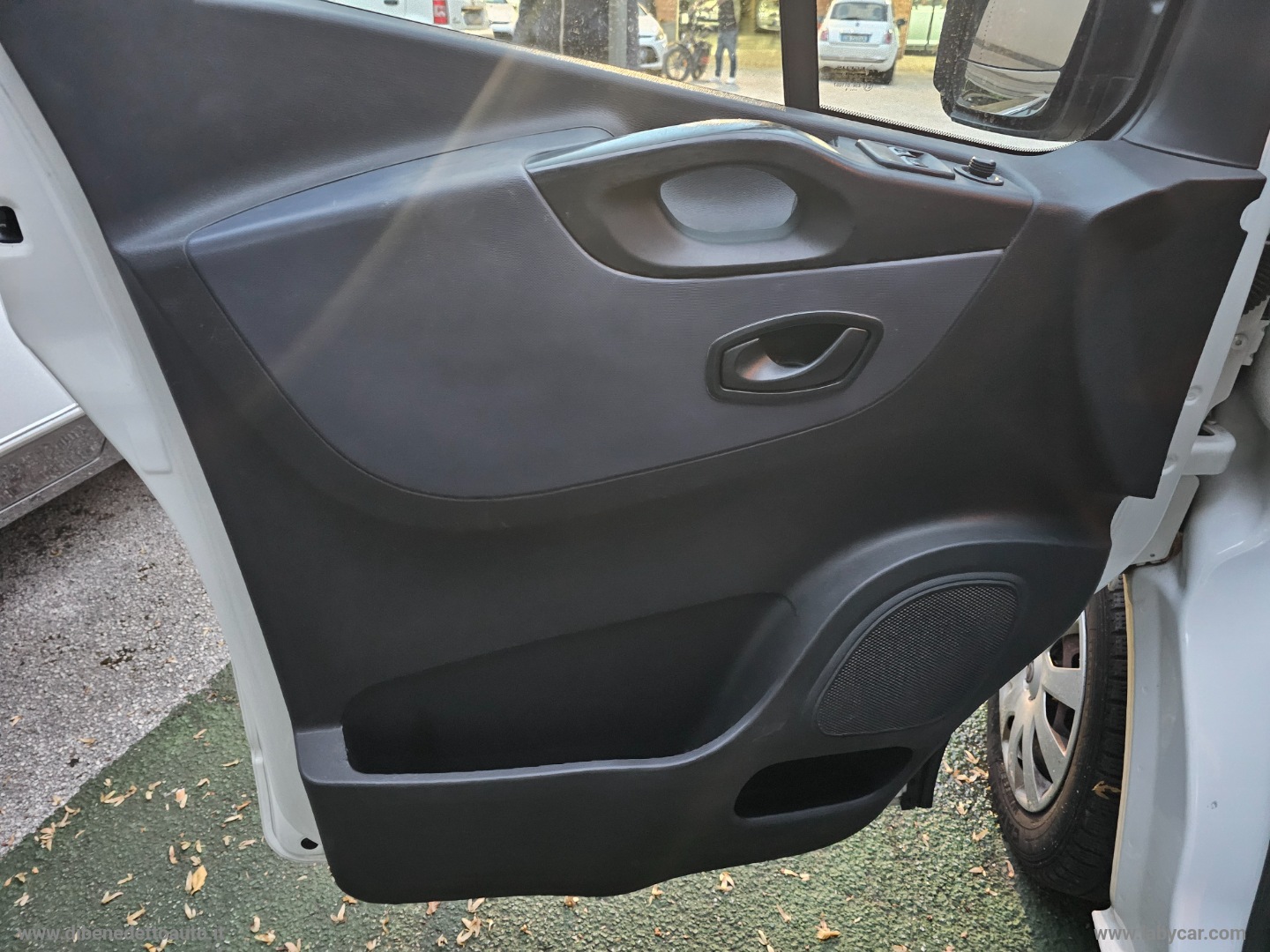 Vivaro 29 1.6 BiT. EcoF. PC-TN Furg. Ed. - immagine 12