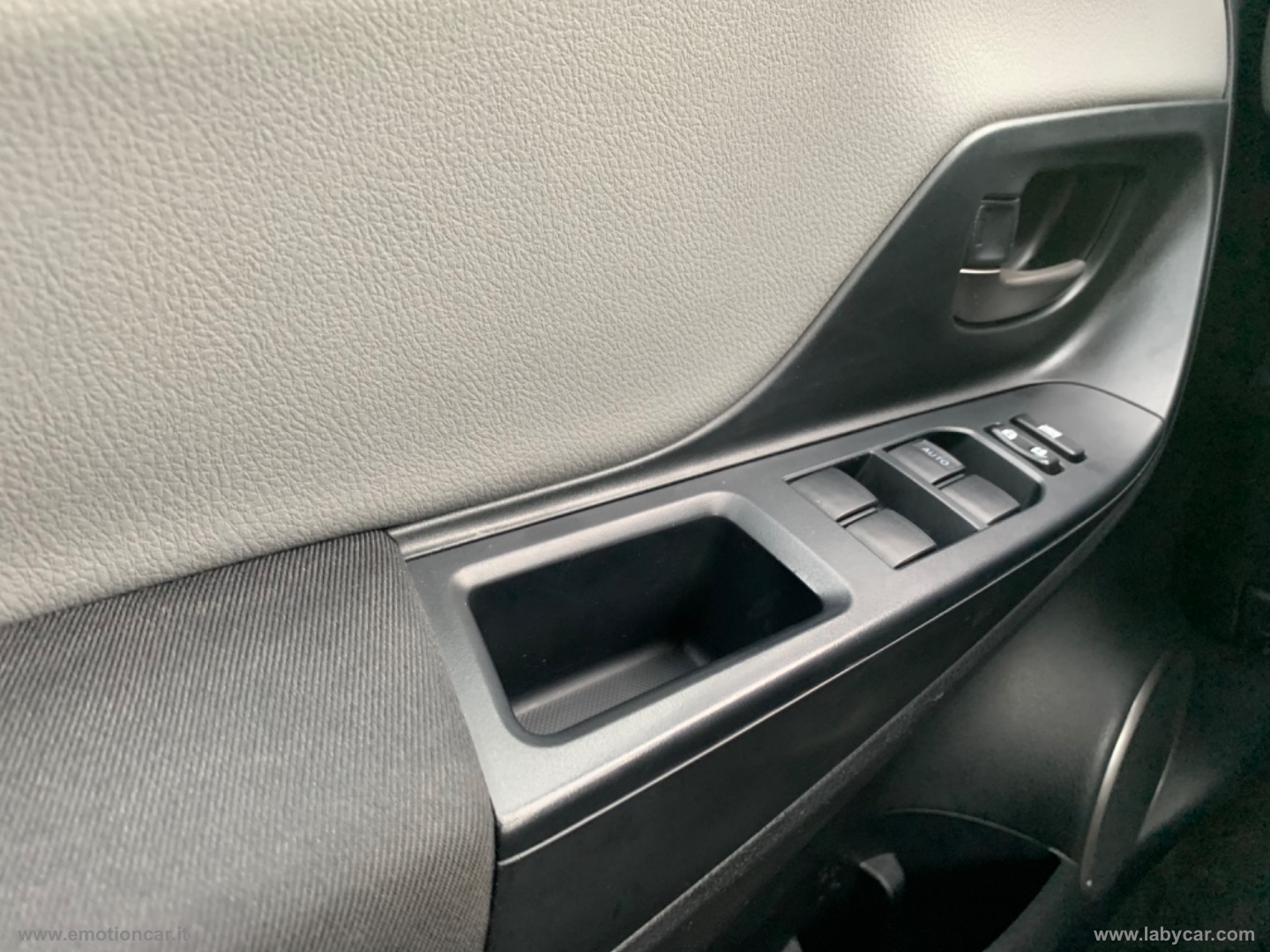 Yaris 1.4 D-4D 5p. Lounge -2016 - immagine 12