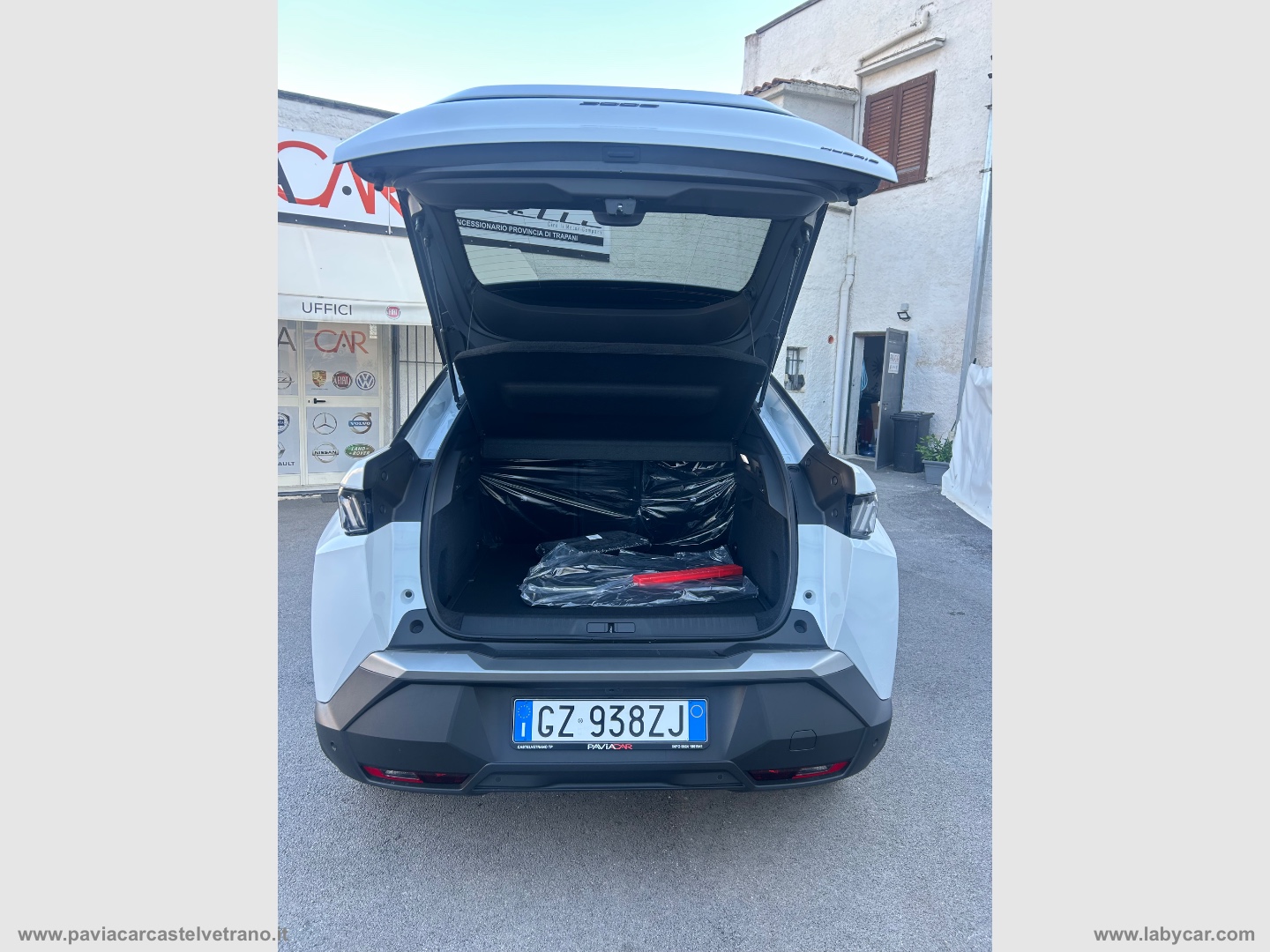 3008 Hybrid 145 e-DCS6 Allure KM/0 - immagine 12