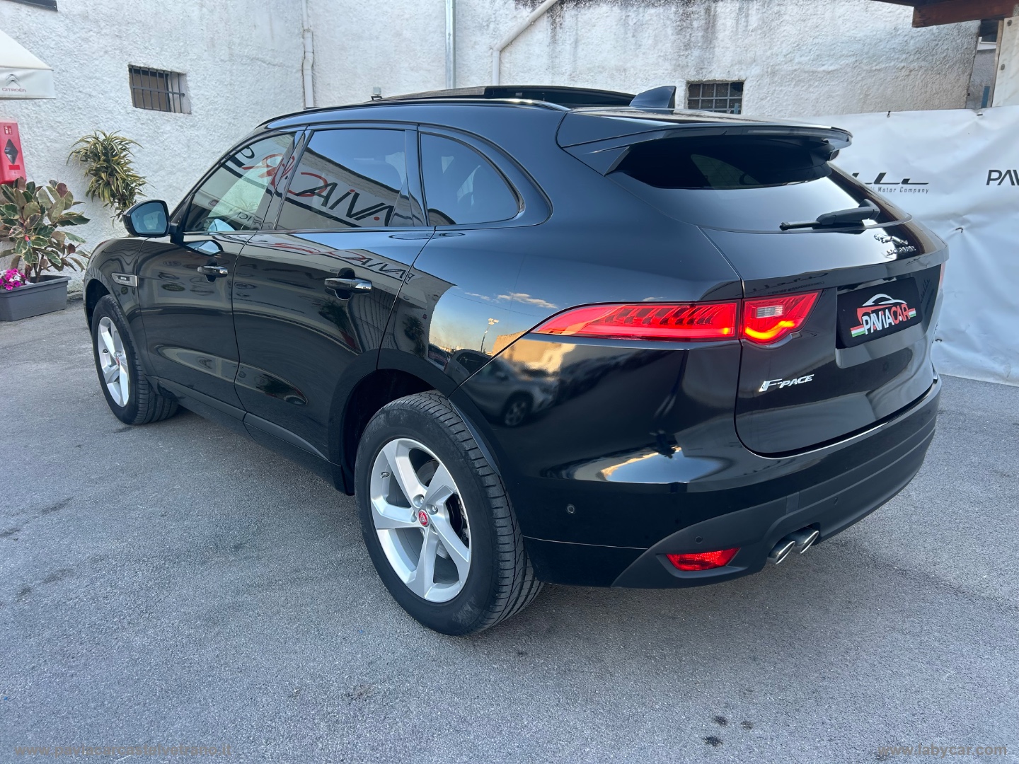 F-Pace 2.0 D 180 CV AWD aut. R-Sport - immagine 12