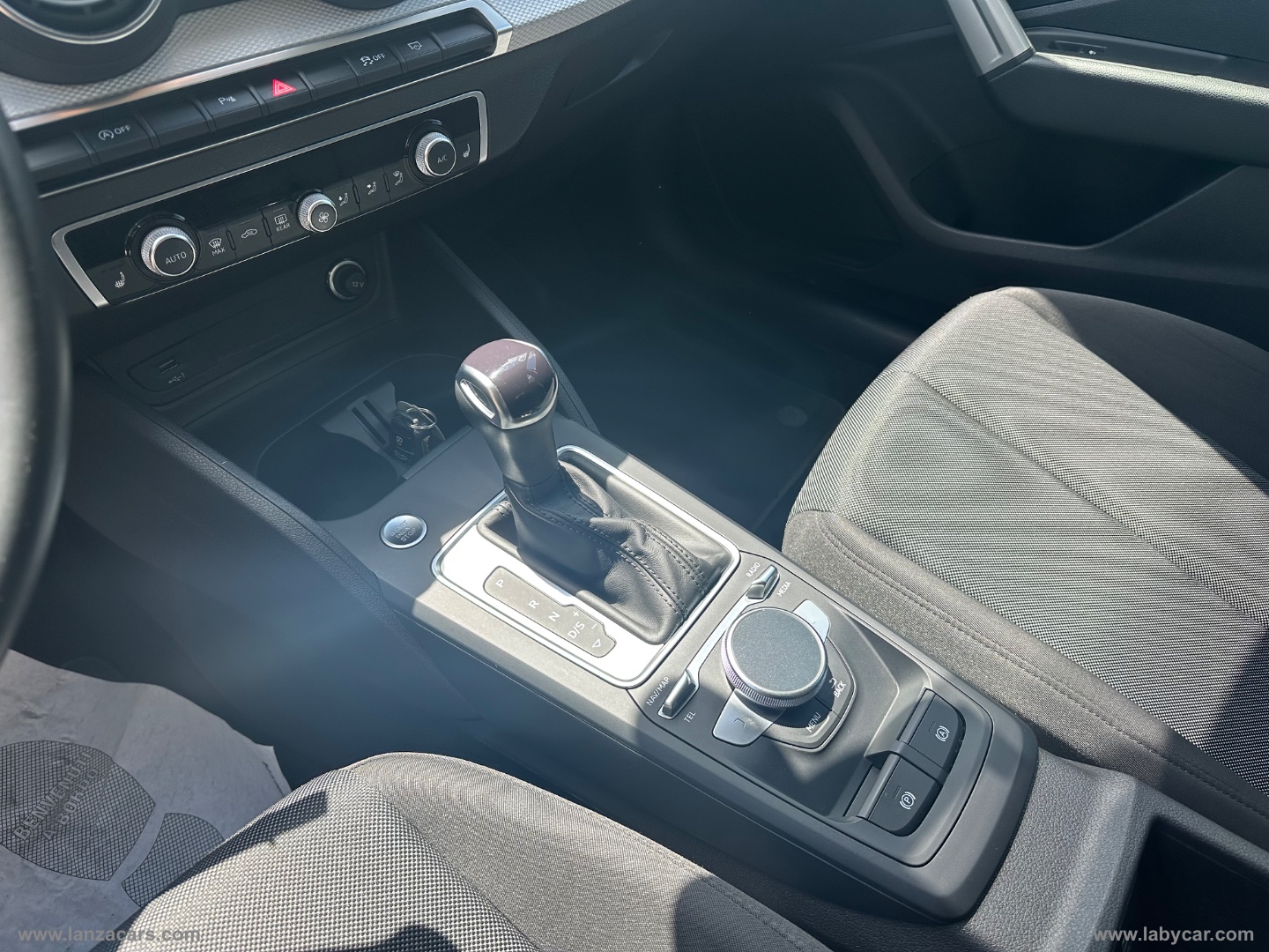 Q2 30 TDI S tronic Business - immagine 12