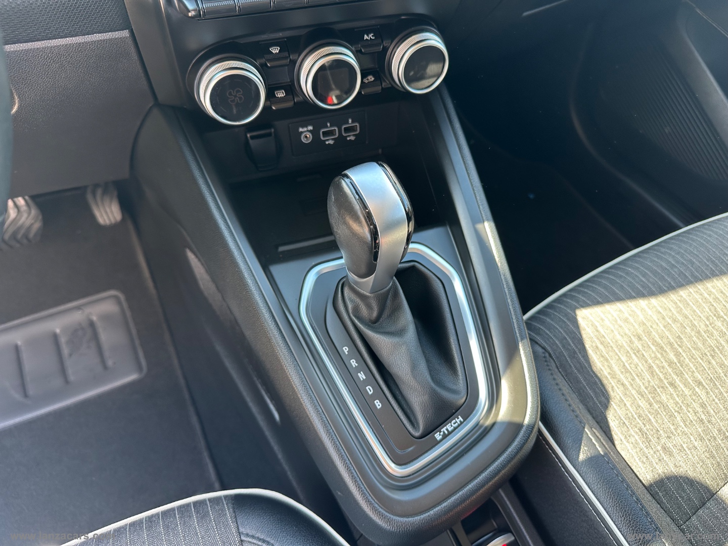 Clio Hybrid E-Tech 140 CV 5p. E-Tech - immagine 12