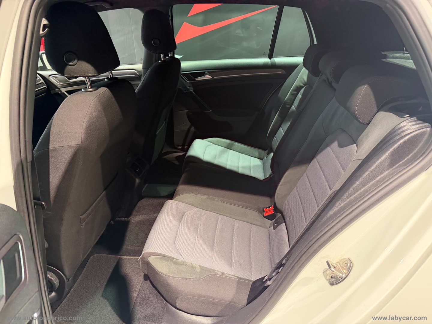 Golf 1.6 TDI 110 CV R-LINE - immagine 12