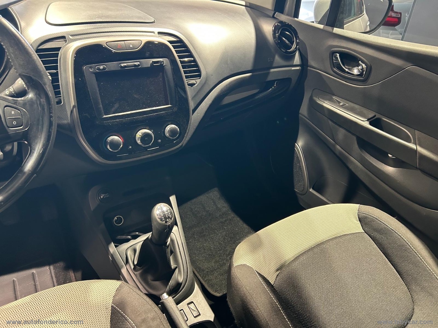 Captur 1.5 dCi 8V 90 CV S&S Ener. R-Link - immagine 12
