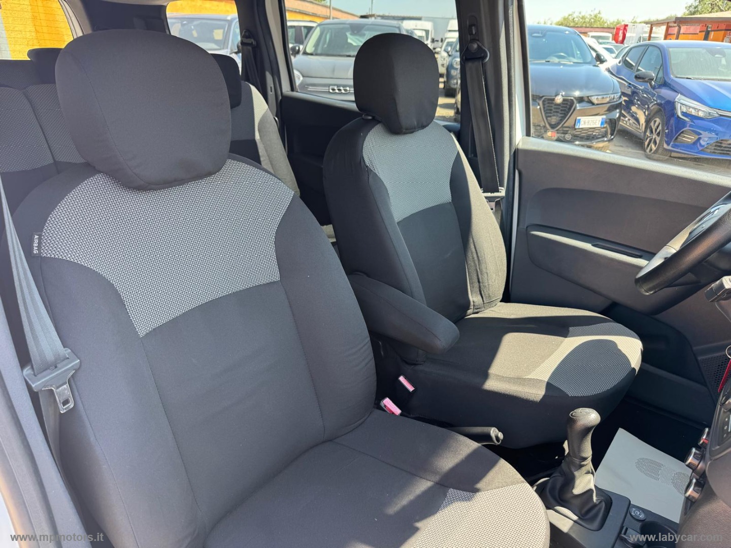 LODGY AMBIANCE 7 POSTI 1.6 100CV GPL - immagine 12