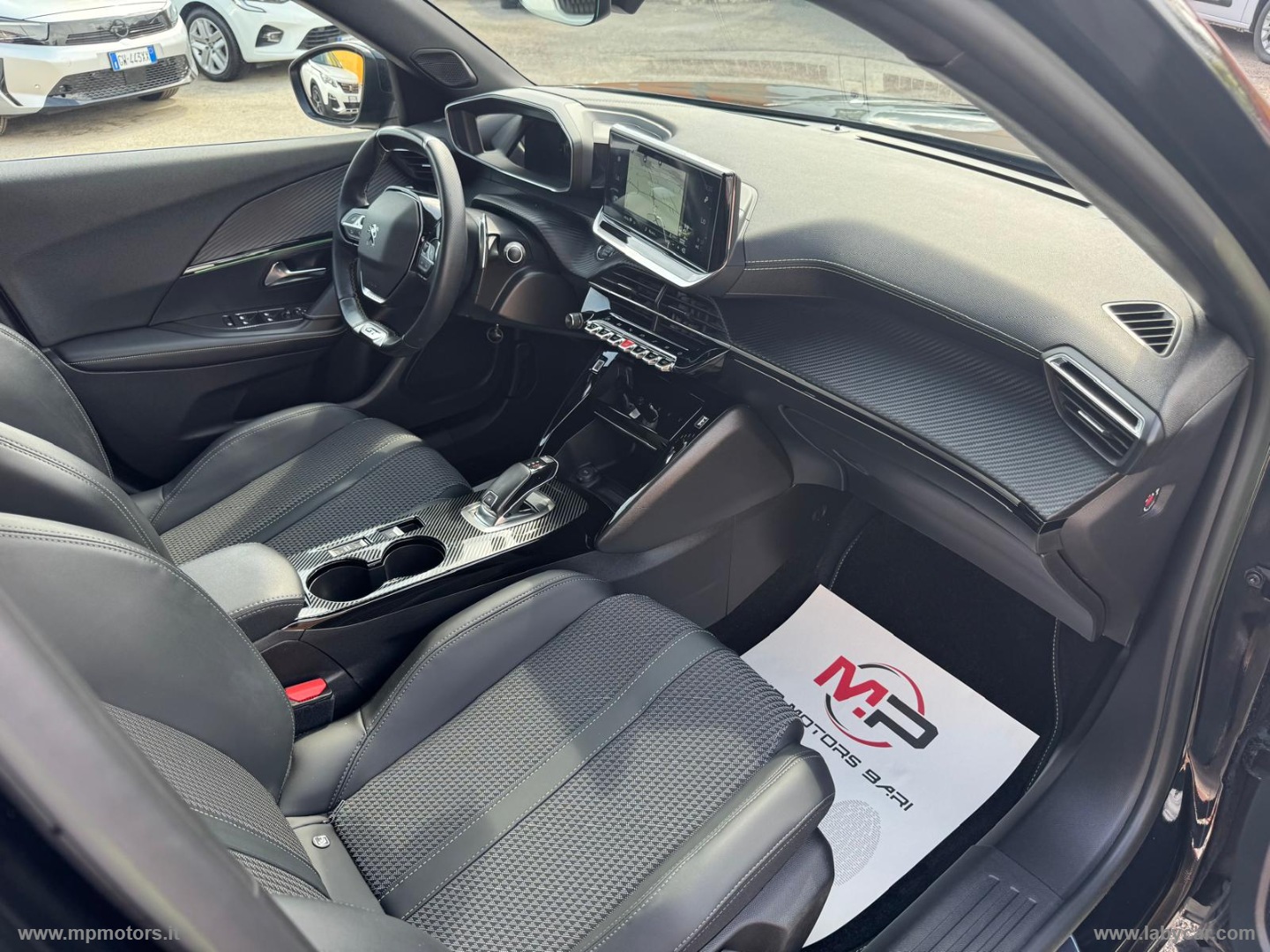 2008 GT EAT8 1.5 BlueHDi 130CV AUTOMATICA - immagine 12
