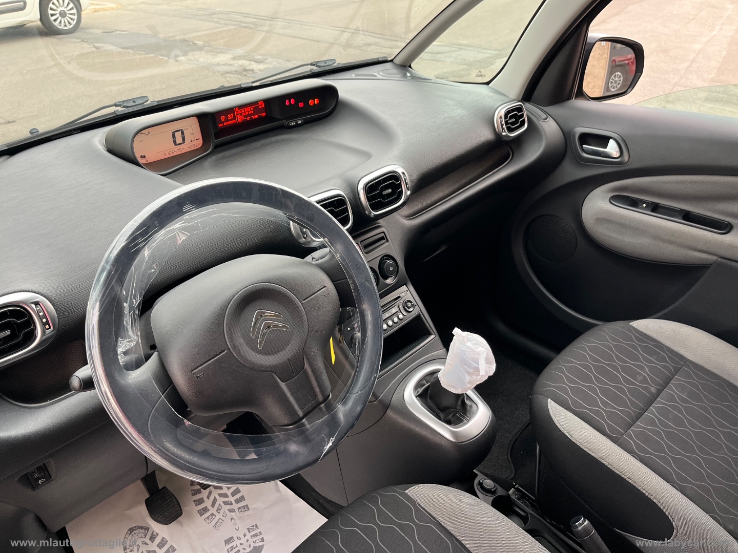 C3 Picasso 1.6 HDi 90 Exclusive - immagine 12