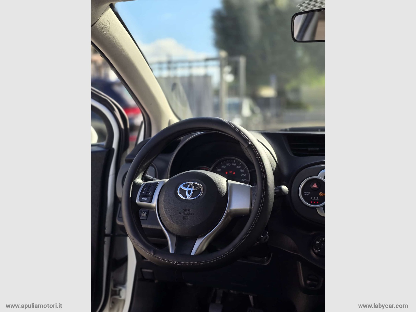 Yaris 1.0 5p. Lounge - immagine 12