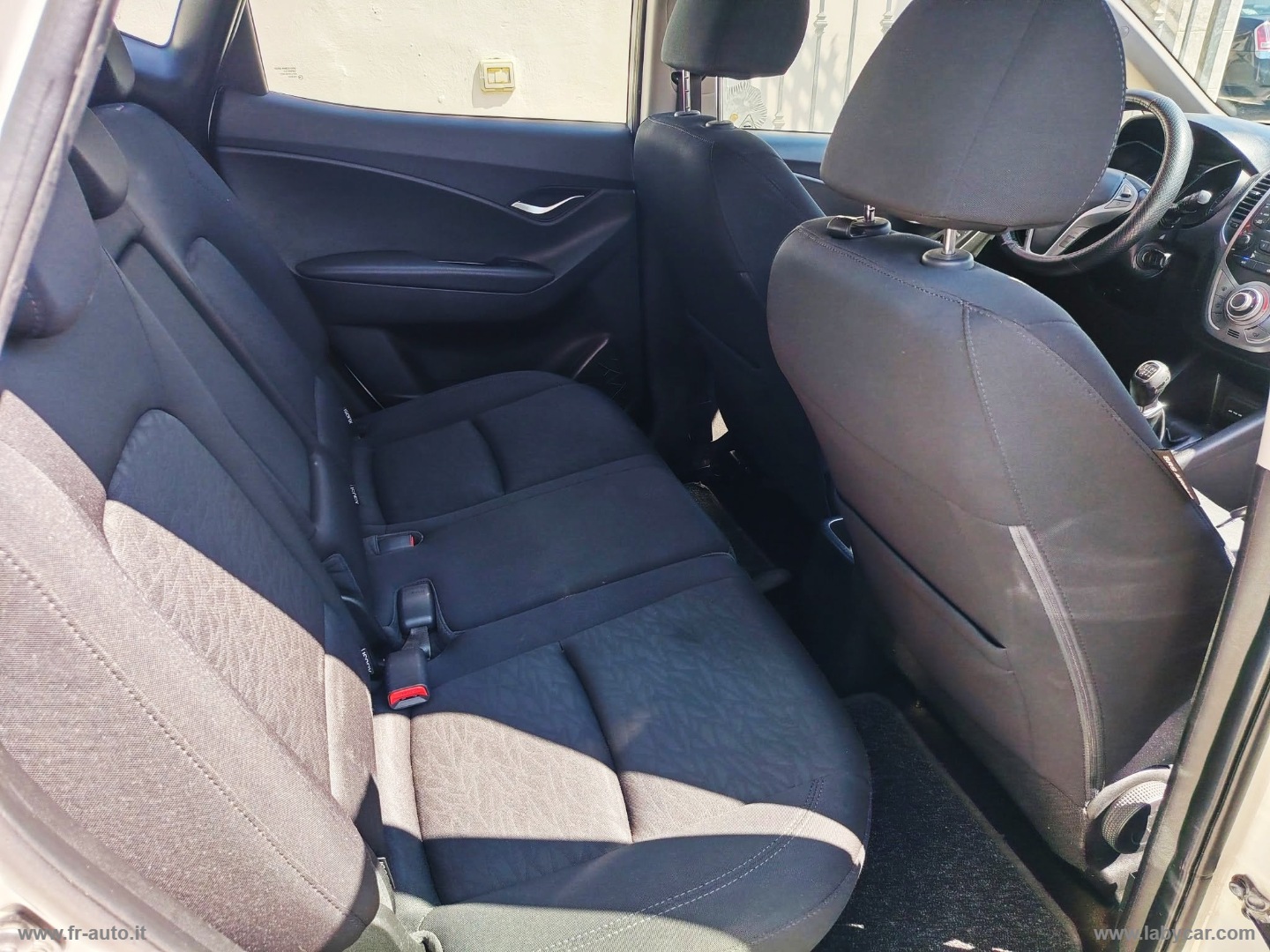 ix20 1.4 CRDI 77 CV Comfort - immagine 12