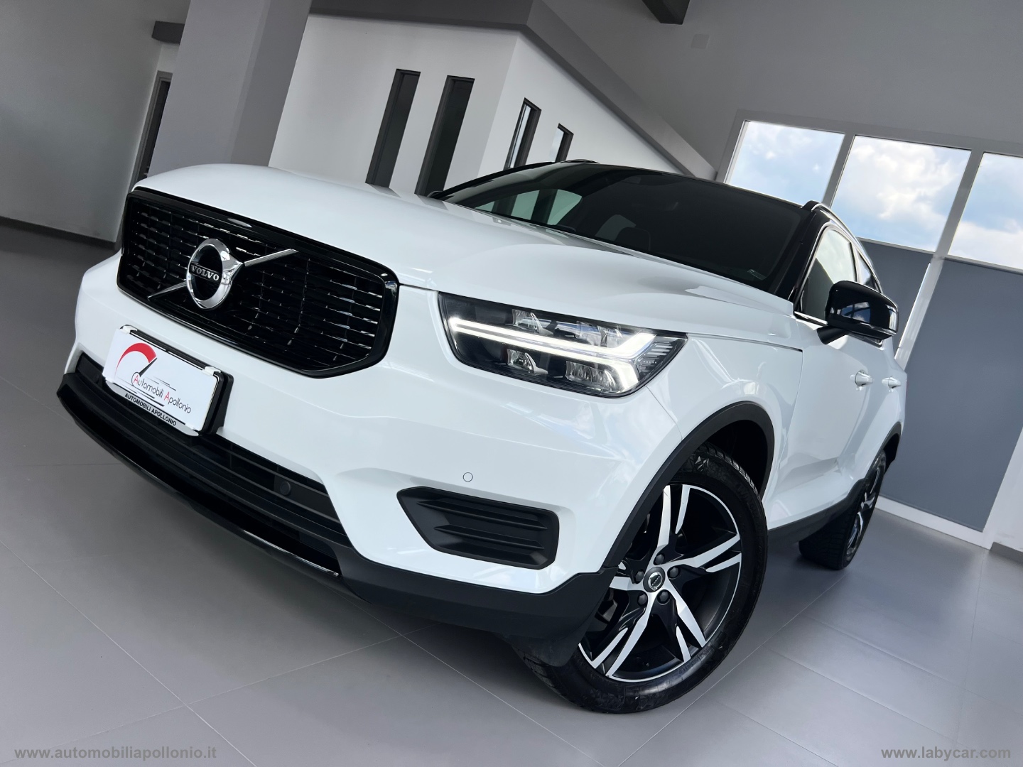 XC40 D3 R-design - immagine 12