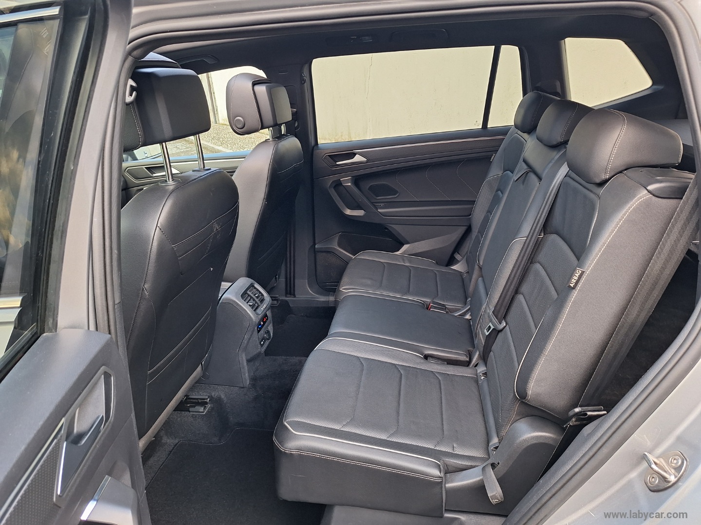 Tiguan Allsp. 4MOTION R-LINE TETTO PELLE - immagine 12