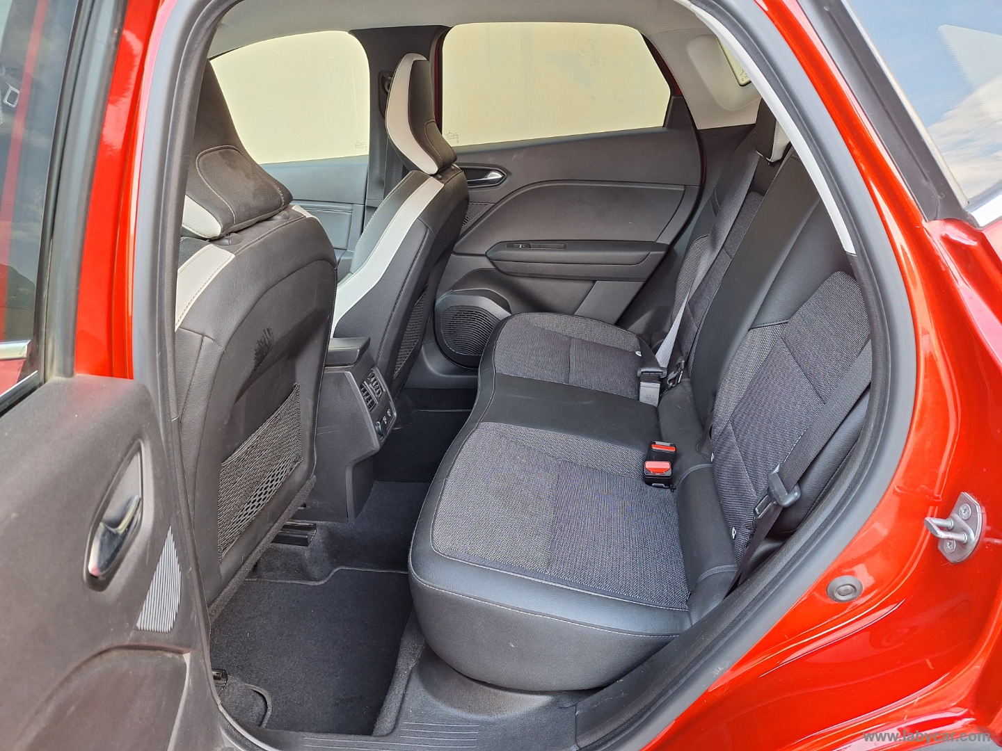 Captur TCe 100 CV GPL UNICOPROP. CERCHI 17 - immagine 12