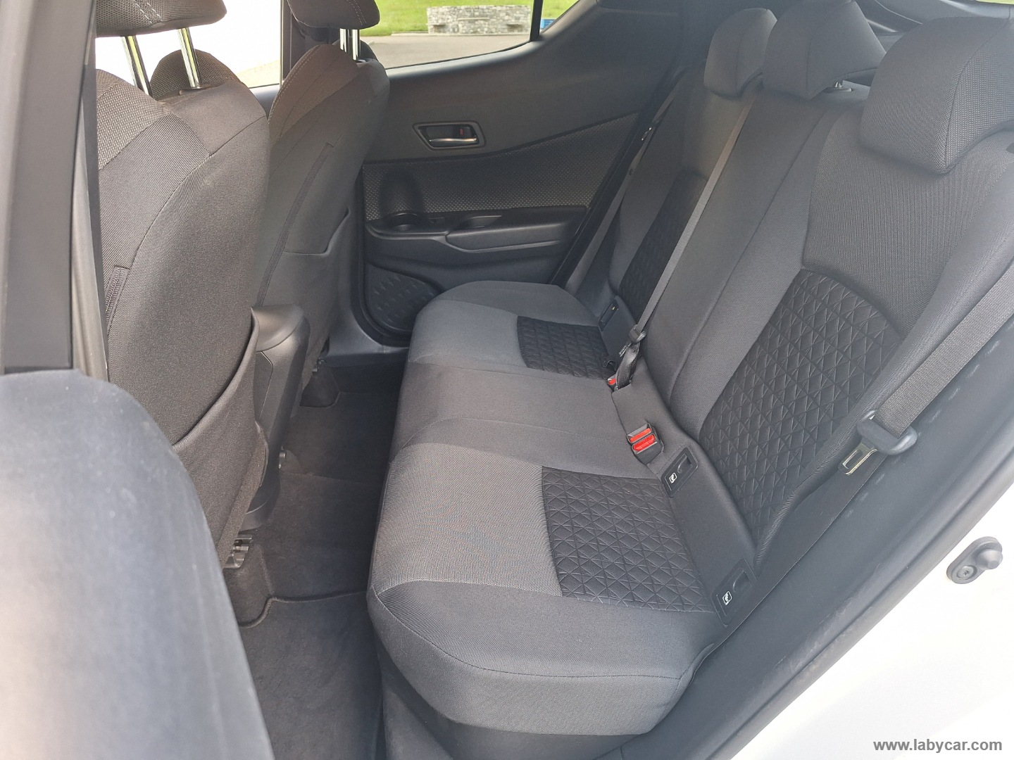 C-HR 1.8 Hybrid E-CVT TREND GARANZIA UFF. TAGLIANDI - immagine 12
