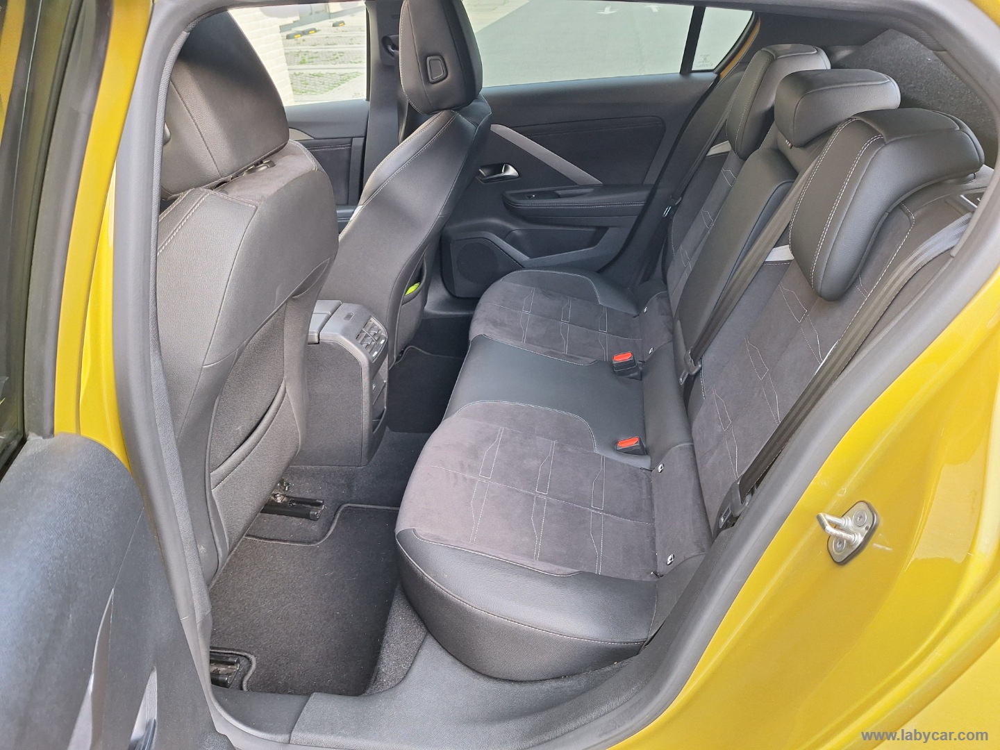 Astra Ultimate TETTO SERVICE UFF 1.5 Turbo D 130 CV AT8 - immagine 12