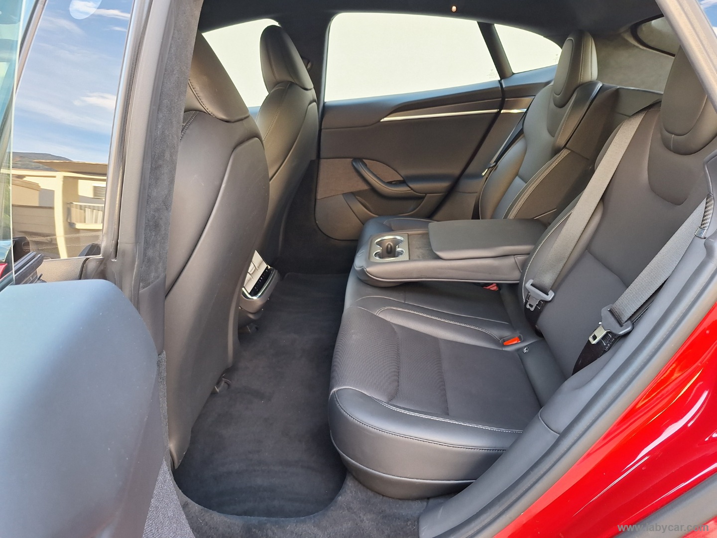 Model S Plaid 1020CV - immagine 12