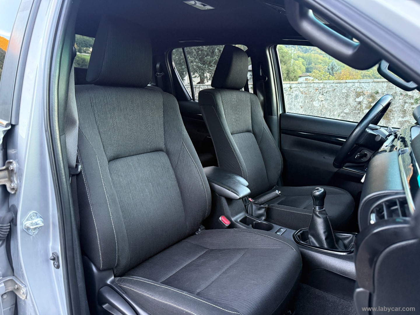 Hilux 2.4 D-4D 4WD 4p. DC Executive GANCIO CC ADATTIVO - immagine 12