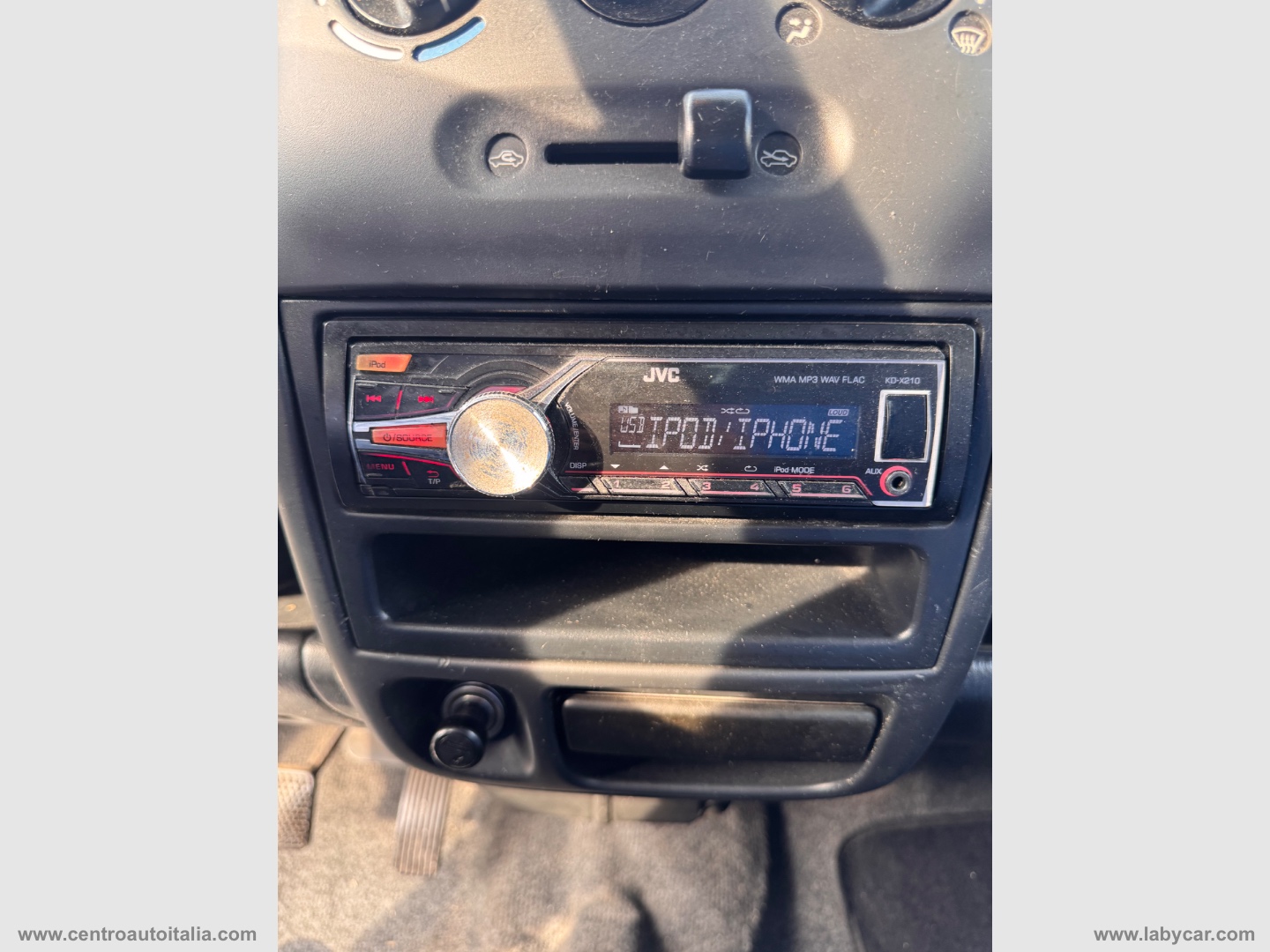 Agila 1.0 12V Comfort - immagine 12