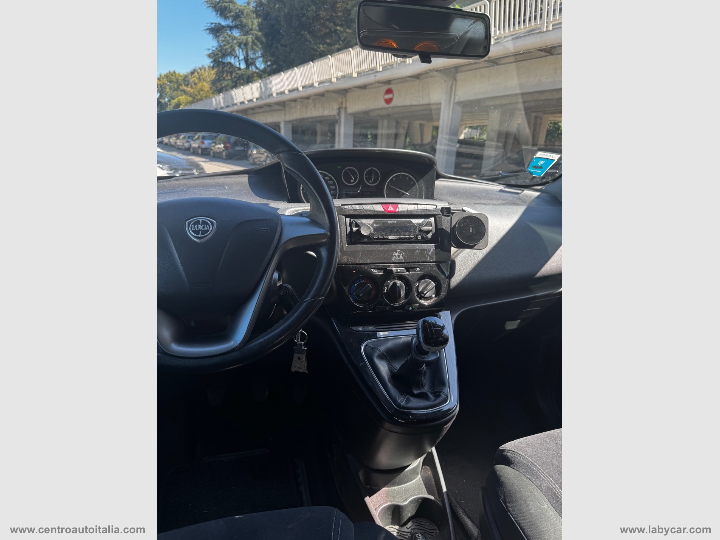 Ypsilon 0.9 T.Air 85 CV 5p. S&S Silver - immagine 12