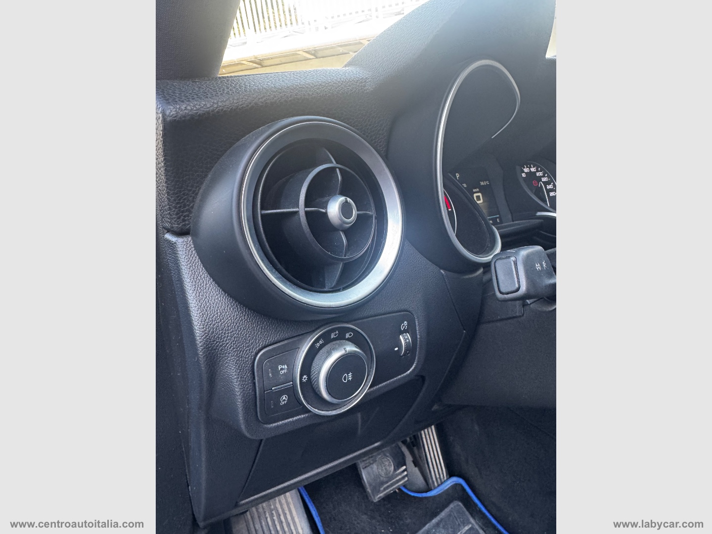 Stelvio 2.2 T.diesel 190 CV AT8 Q4 Exec. - immagine 12