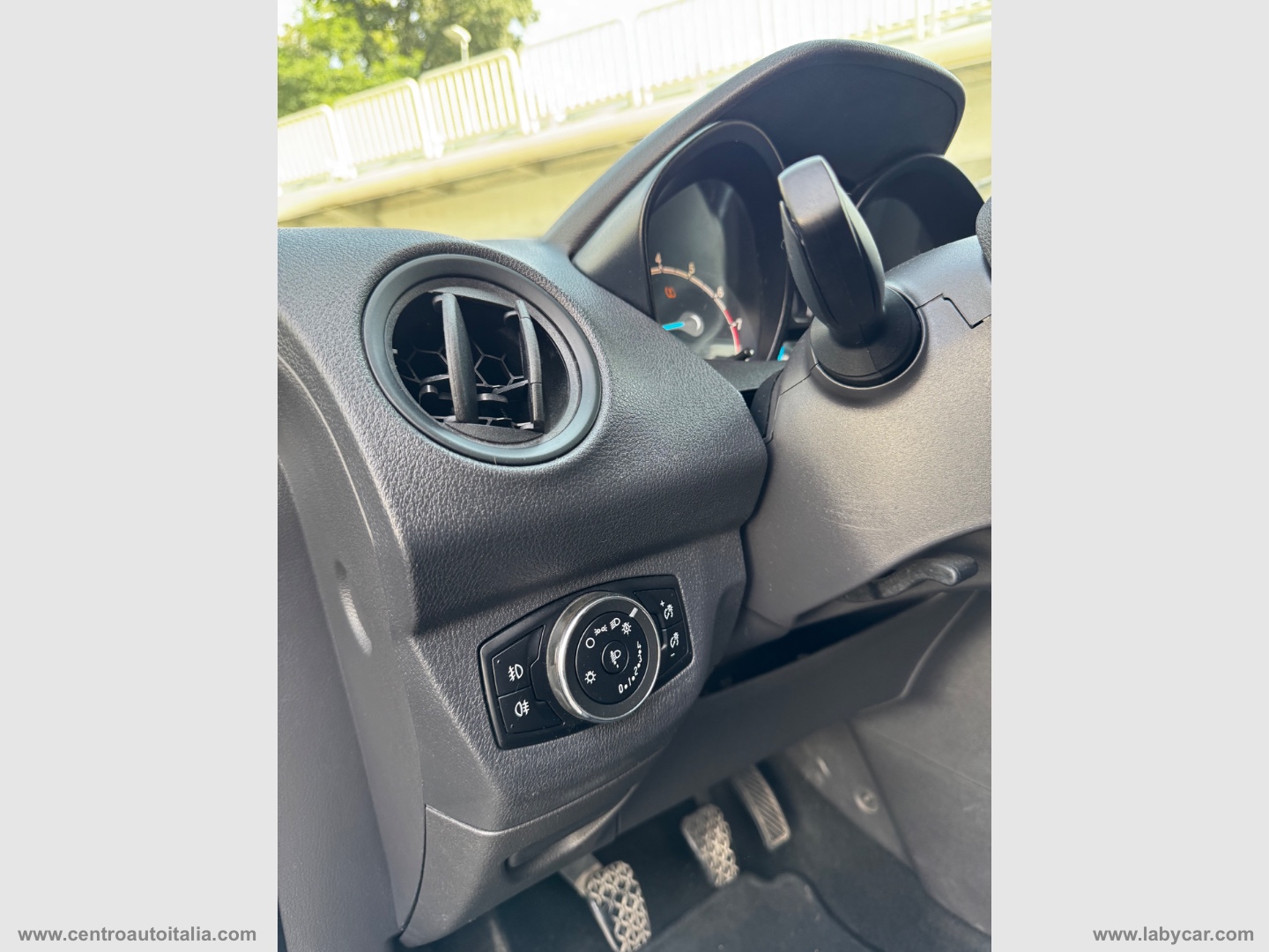Tourneo Courier 1.0 EcoBoost 100 CV Tit. - immagine 12