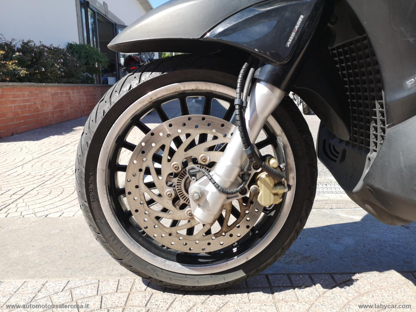 Beverly 300 I.E. POLICE ABS ASR RATE AUTO MOTO SCOOTER - immagine 12