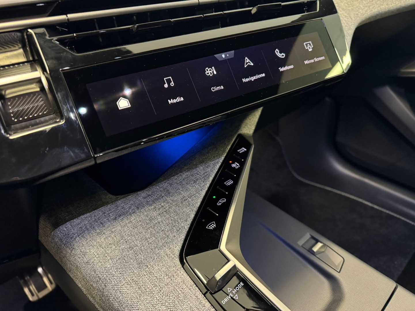 3008 Hybrid 145 e-DCS6 GT - immagine 12