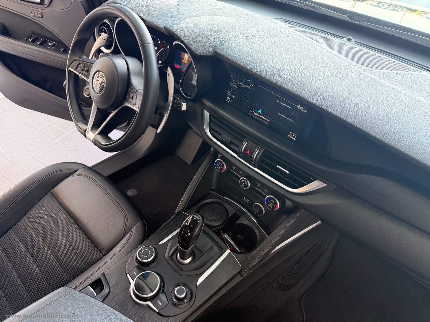 Stelvio 2.2 T.diesel 210CV AT8 Q4 Lusso - immagine 12