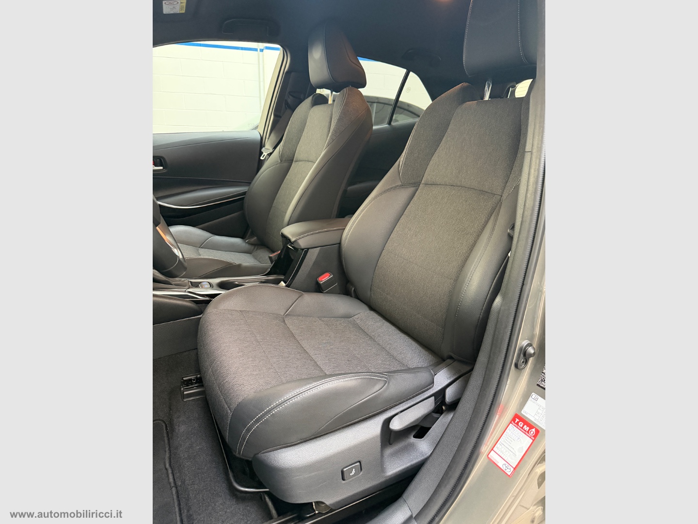 Corolla 1.8 Hybrid Style - immagine 12