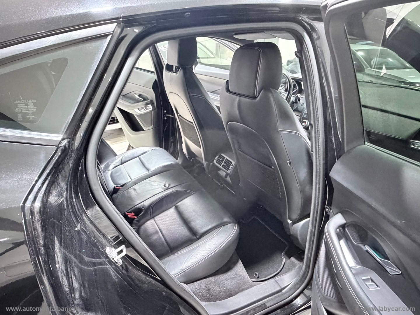 E-Pace 2.0D 150 CV AWD R-Dynamic SE - immagine 12