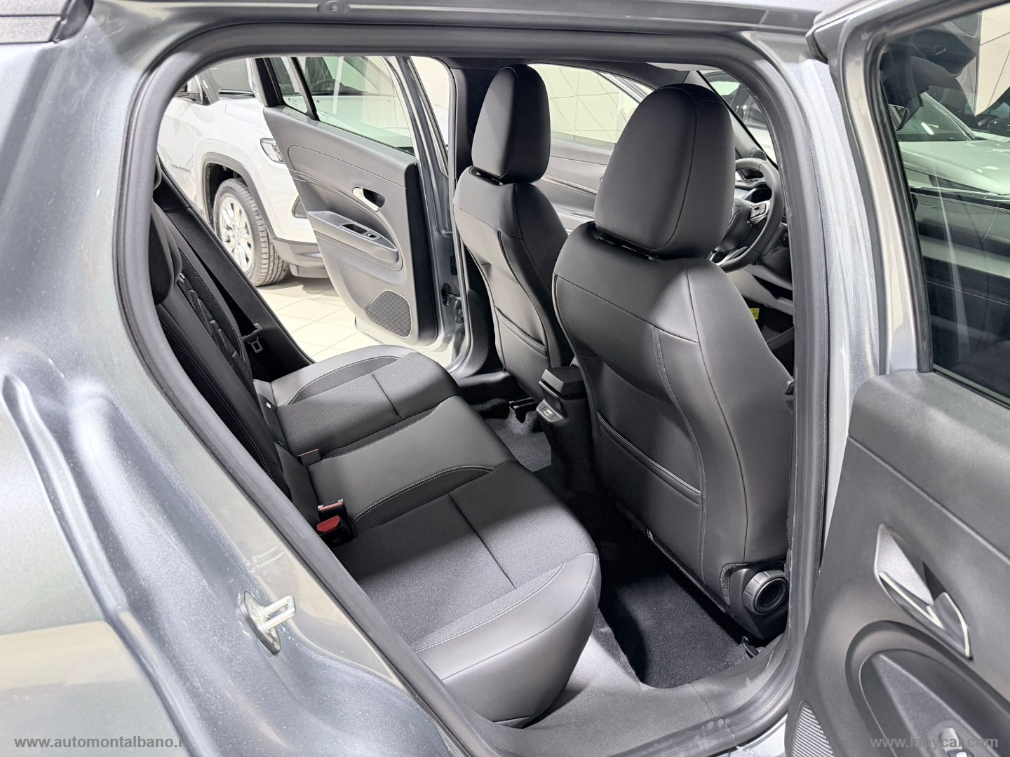 Avenger 1.2 Turbo 110CV e-Hybr.Black Ed. - immagine 12