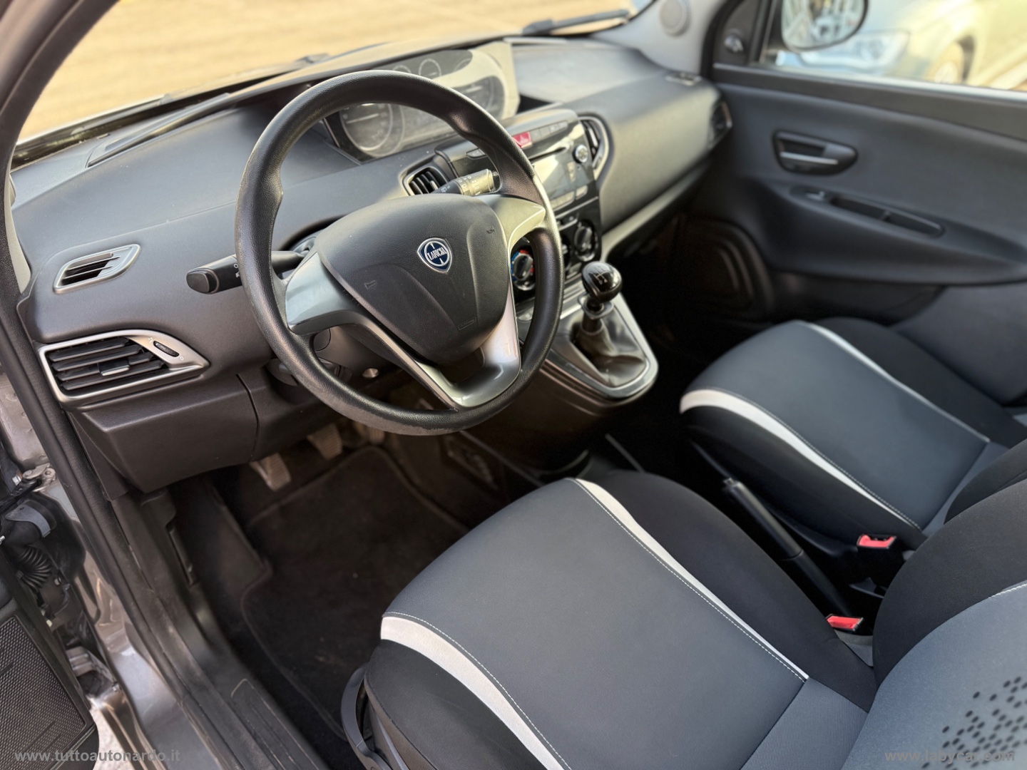 Ypsilon 1.2 69 CV 5p. Platinum - immagine 12