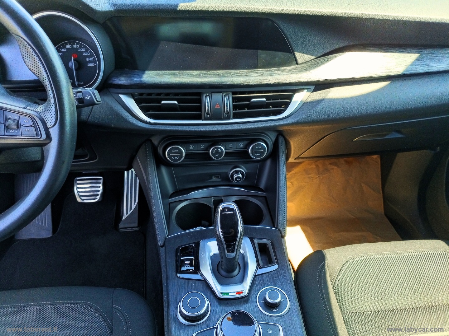 Stelvio 2.2 T.d. 190 CV AT8 Q4 SUPER - immagine 12