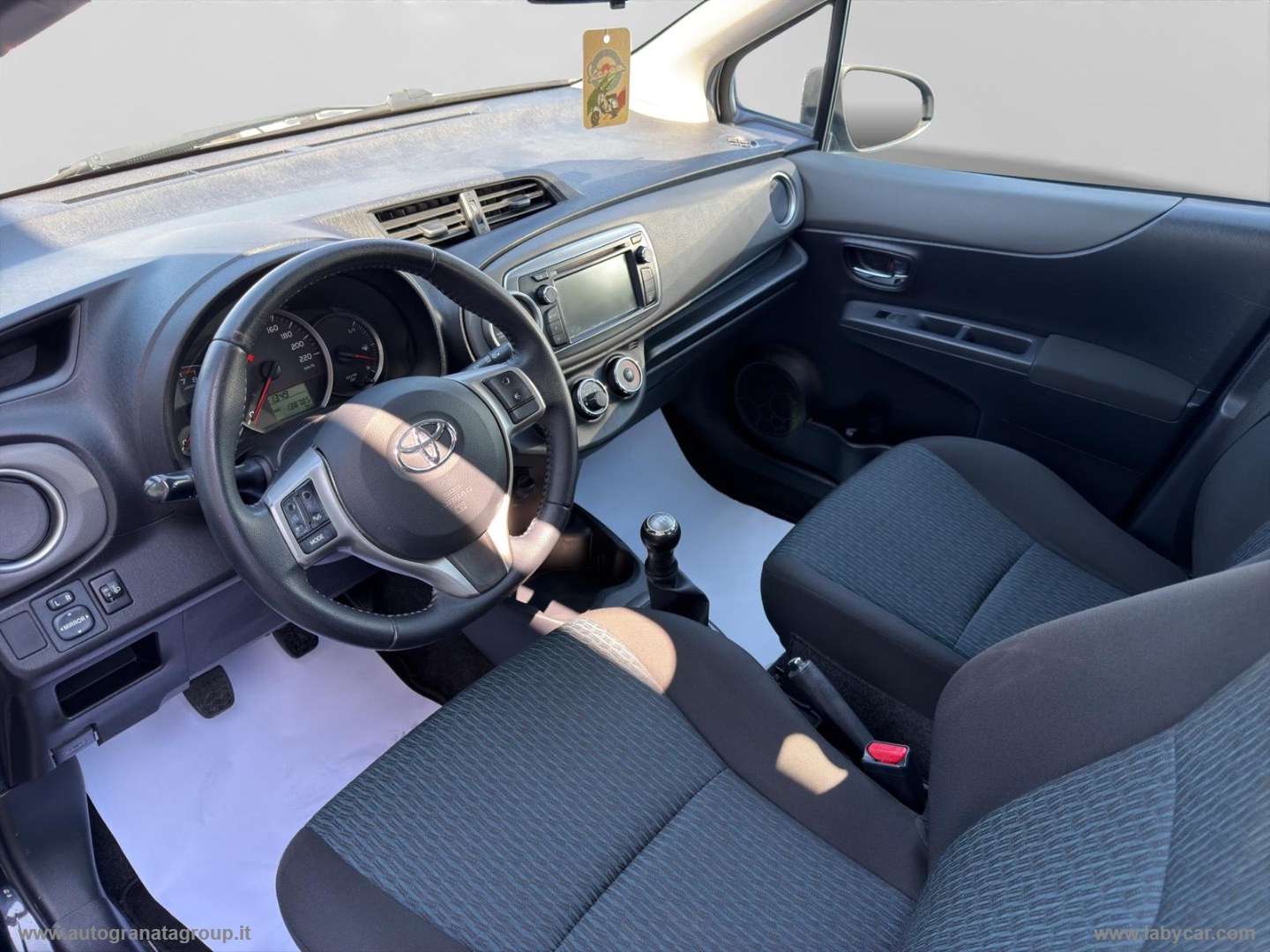 Yaris 1.0 5p. Lounge SOLI 138.000 KM !!! - immagine 12