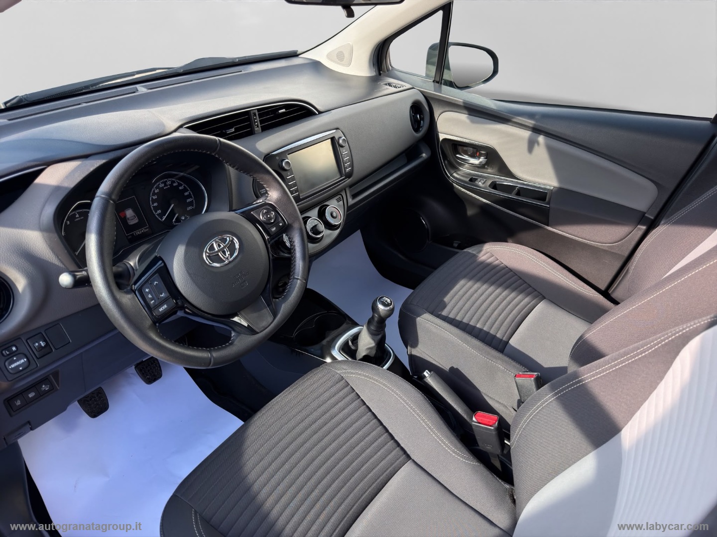Yaris 1.0 72 CV 5p. Cool BELLA BELLA ! - immagine 12