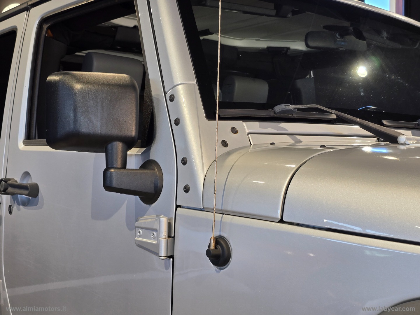 Wrangler Unlimited 2.8 CRD Sport Auto - immagine 12