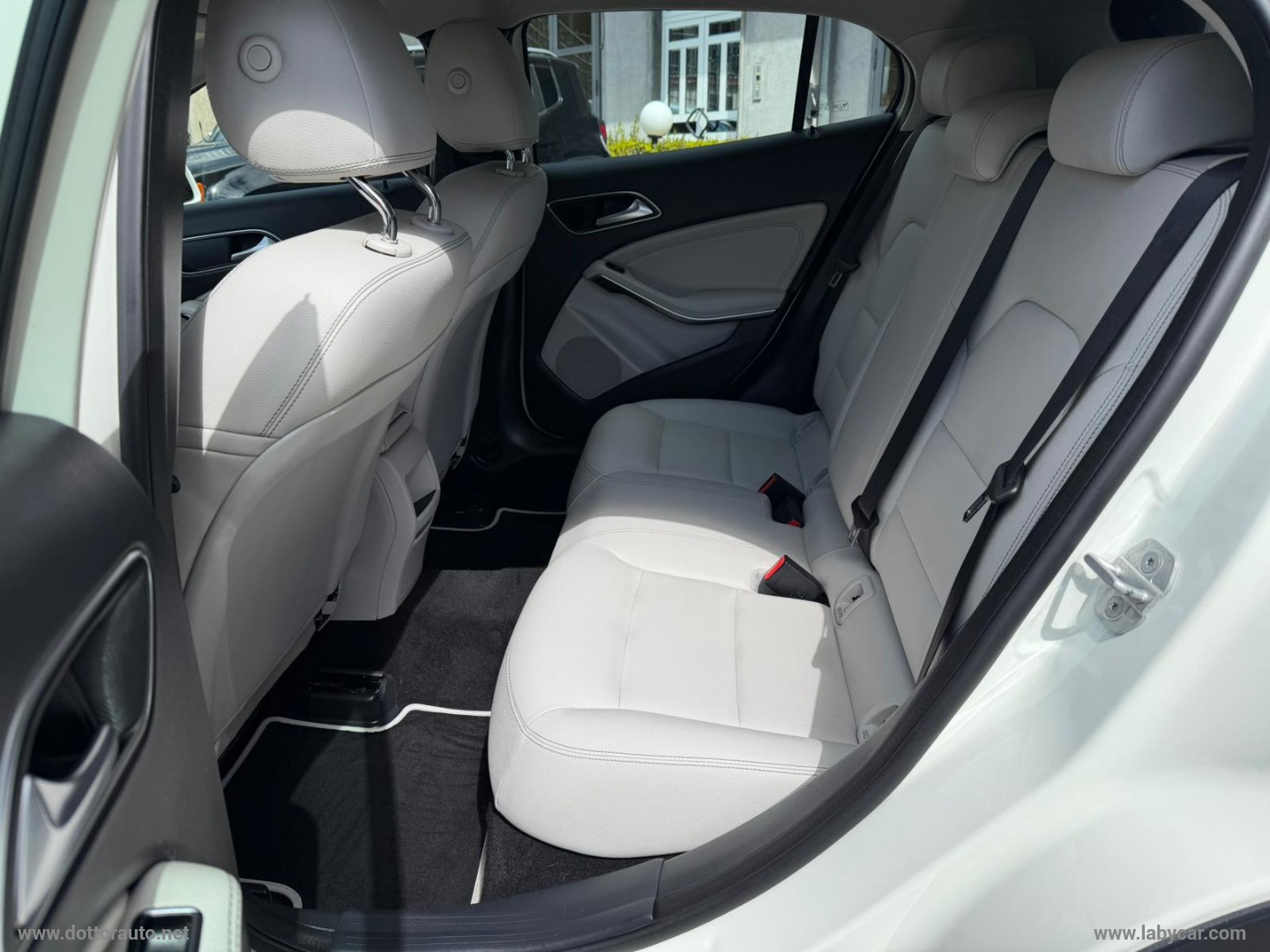 GLA 200 d Automatic 4Matic Premium - immagine 12