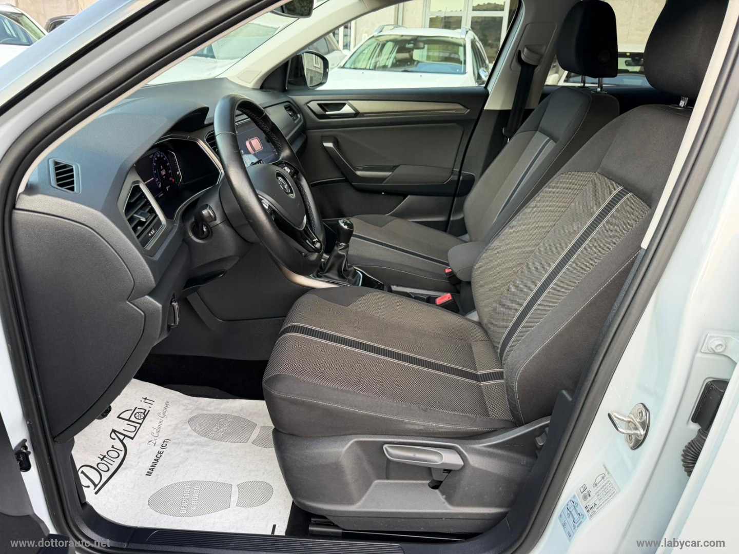 T-Roc 1.6 TDI SCR Advanced BlueMot.Tech. - immagine 12