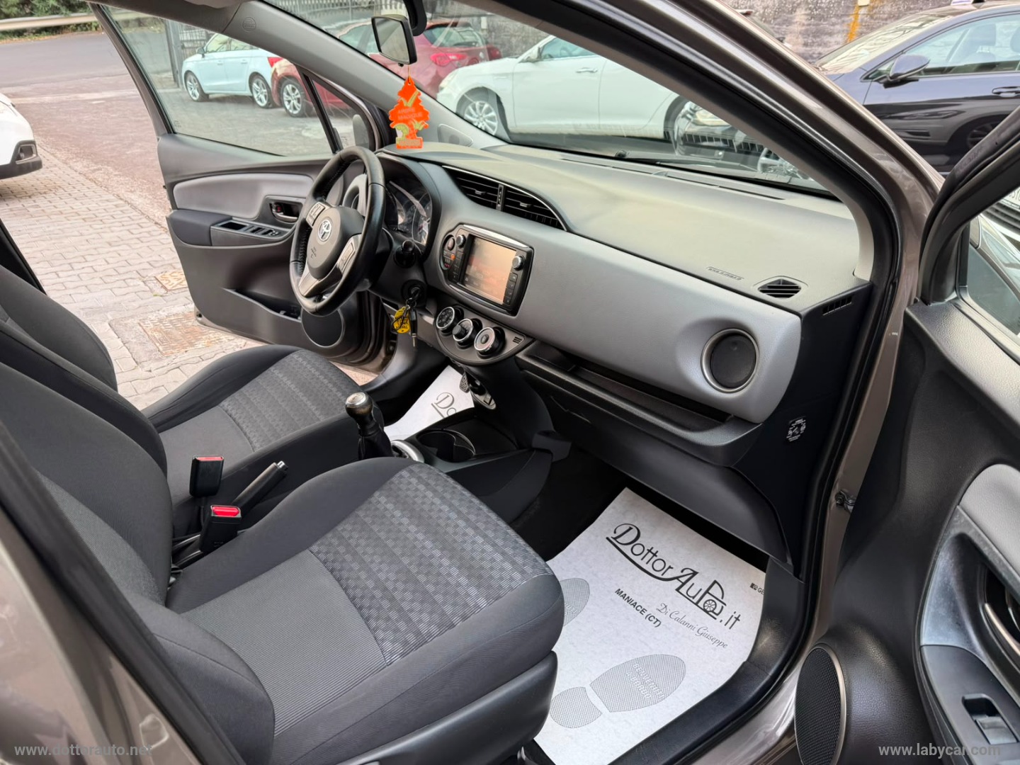 Yaris 1.0 5p. Lounge - immagine 12