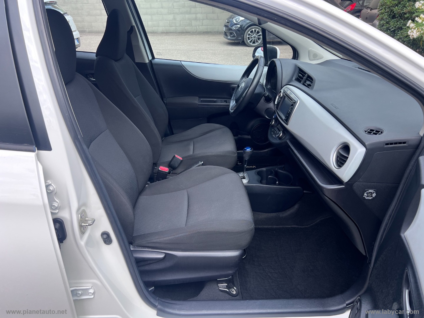 Yaris 1.5 Hybrid 5p. Active - immagine 12