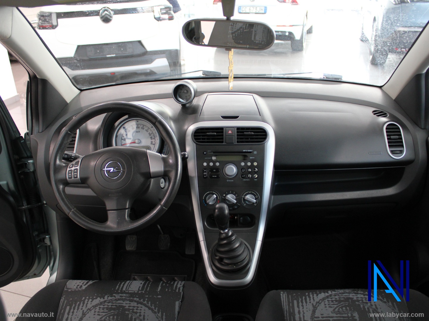 Agila 1.2 94 CV Enjoy - immagine 12