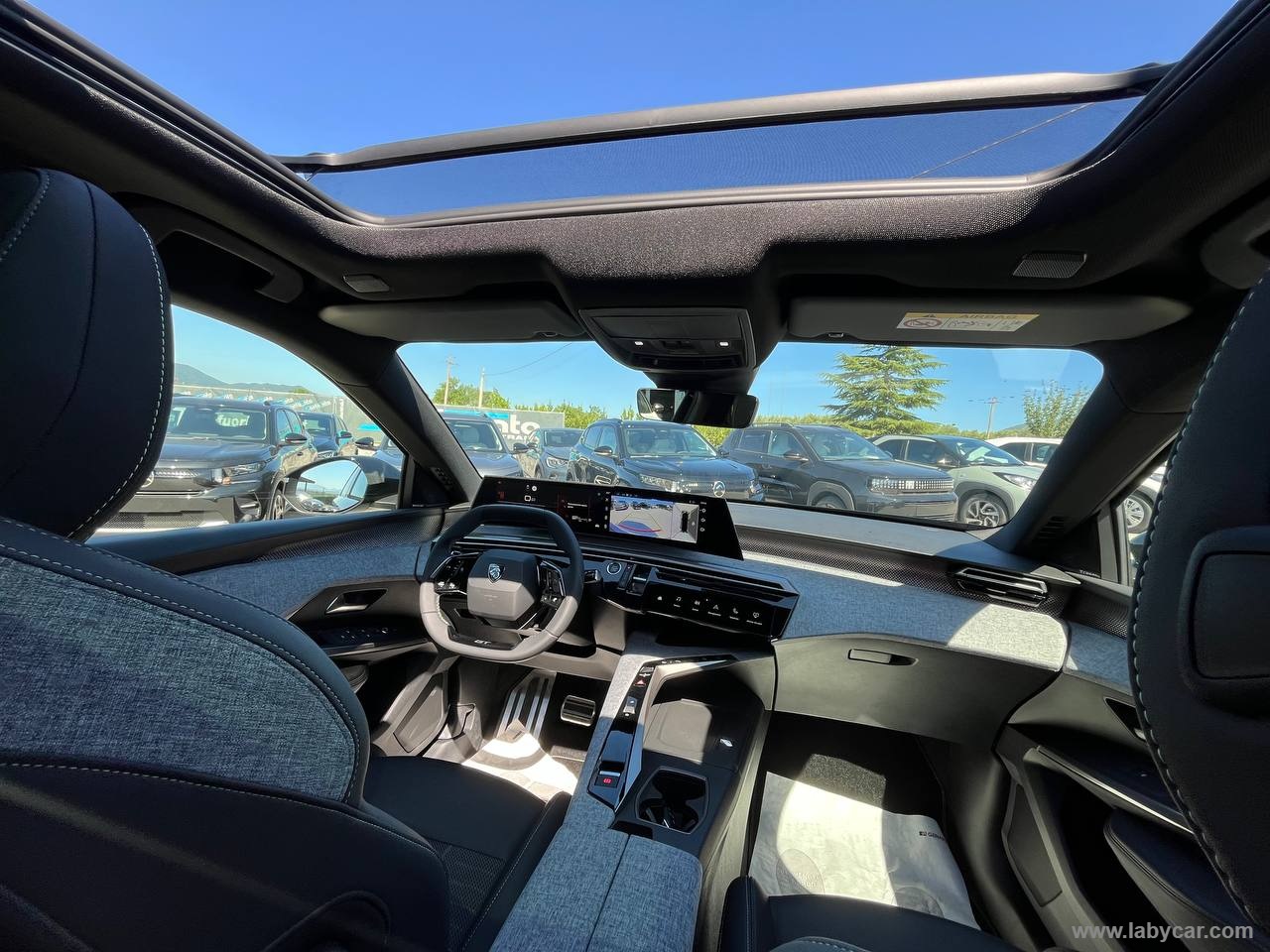 3008 Plug-in Hybrid 225 e-DCS7 GT - immagine 12