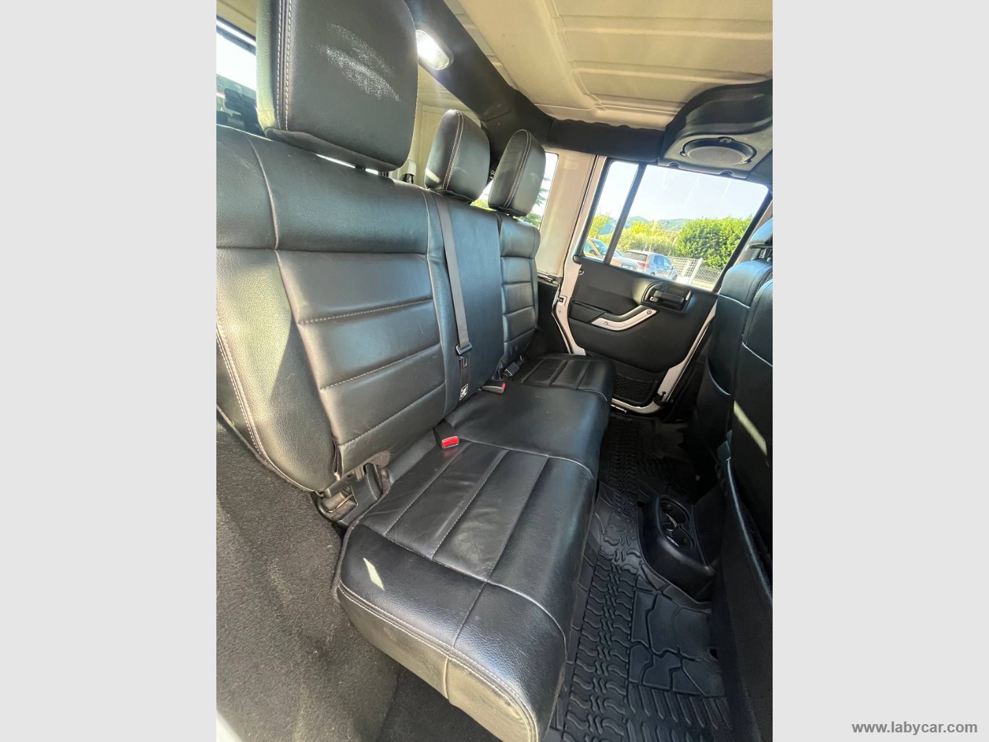 Wrangler Unlimited 2.8 CRD Sahara A. - immagine 12