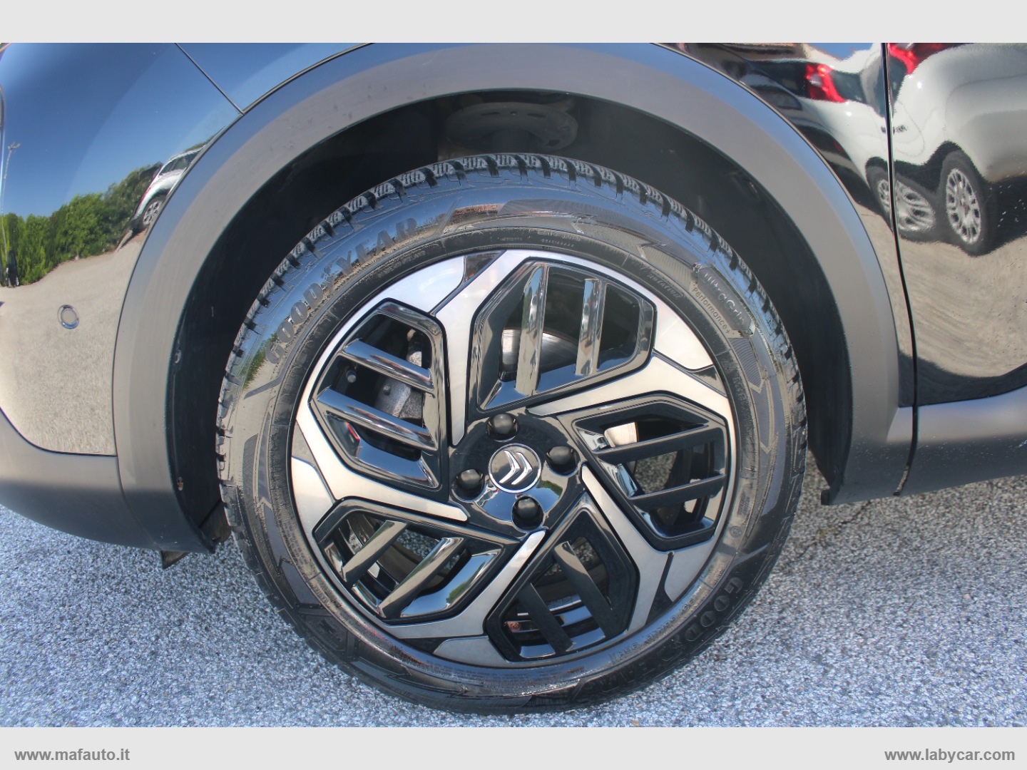 C4 BlueHDi 130 S&S EAT8 Shine - immagine 13
