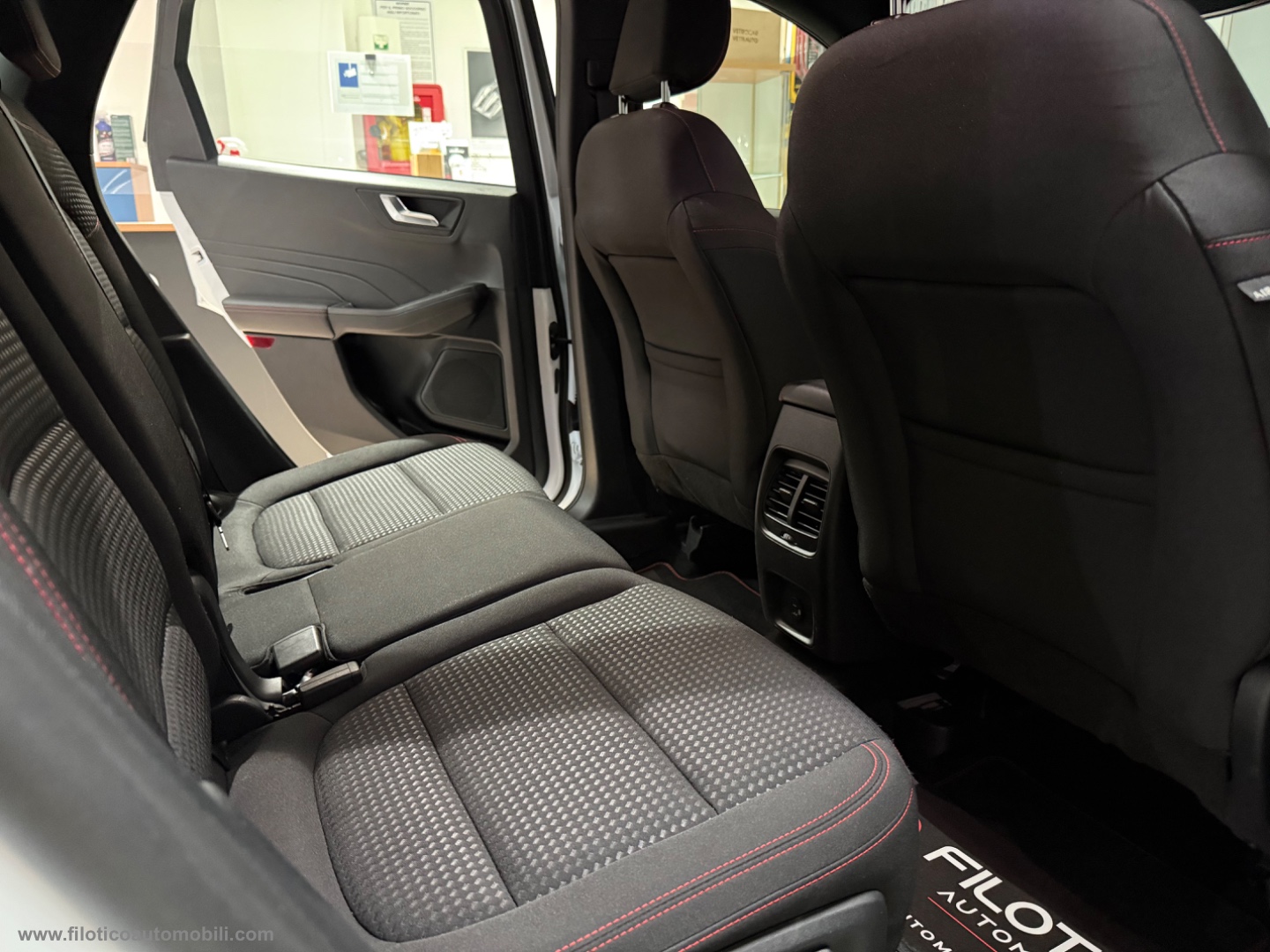 Kuga 1.5 EcoBlue 120 CV aut. AUTOCARRO ST-Line 2WD DIESEL AUTOCARRO N1 DETRAIBILE - immagine 13