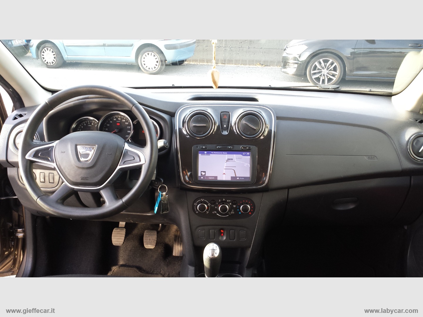 Sandero 1.0 SCe 12V 75 CV Lauréate - immagine 13
